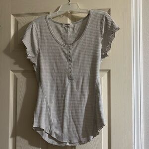 Zenana Outfitters Gray Short Sleeve Tee Essential